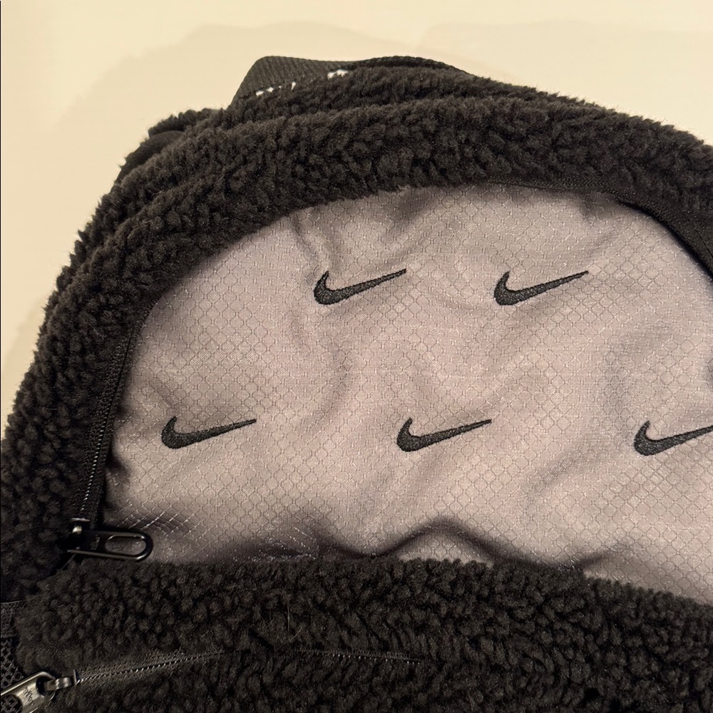 Nike Black and Gray Fleece Backpack New!! - Picture 3 of 7